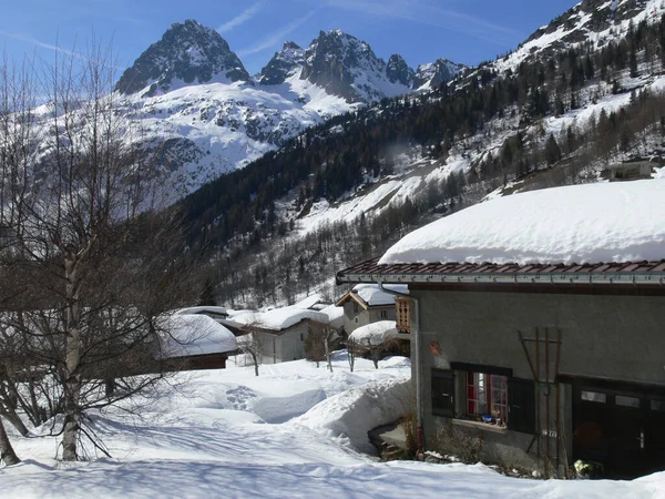 Bela Paisagem Inverno Com Árvores Cobertas Neve — Fotografia de Stock