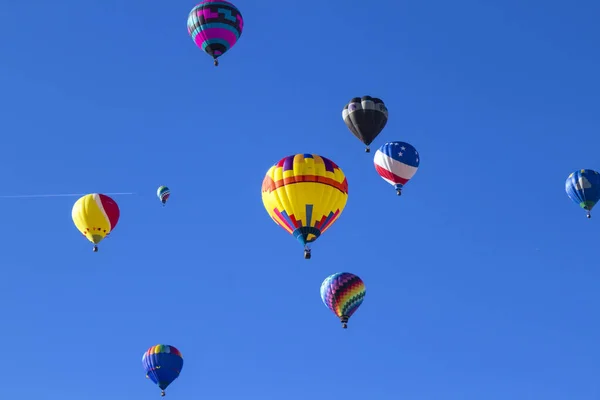 Palloncini Colorati Nel Cielo — Foto Stock