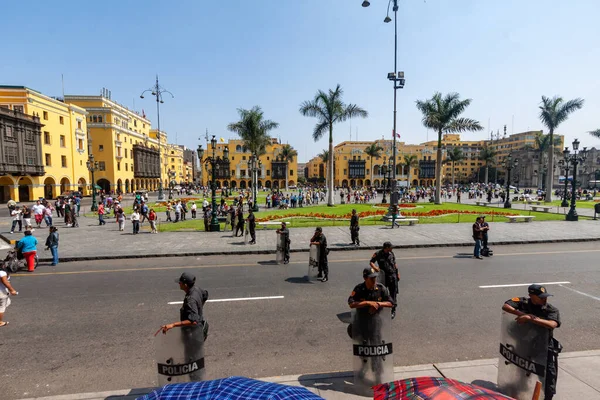 Gente Caminando Por Calle Ciudad — Foto de Stock