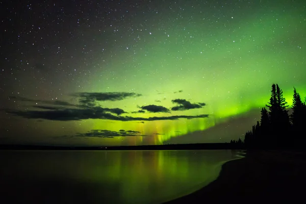 Beautiful Northern Lights Lake Night Sky — Stock Photo, Image