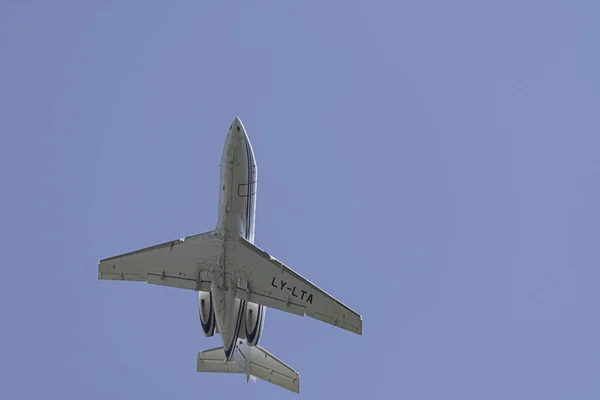 Avião Voando Céu — Fotografia de Stock