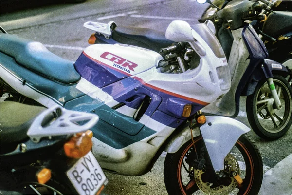 Motocicleta Estacionada Rua — Fotografia de Stock