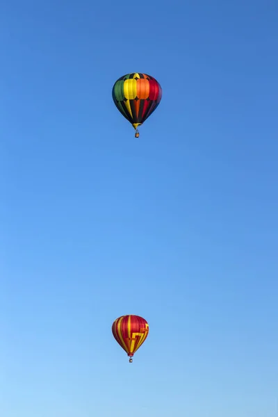 Повітряна Куля Літає Небі — стокове фото