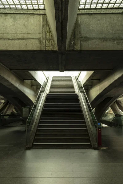 Bahn Durchgang Der Bahn Station — Stockfoto