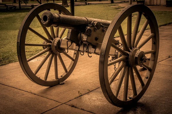 Old Wooden Wagon Large Wheel — Stock Photo, Image