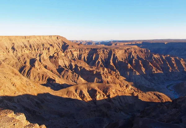Όμορφη Θέα Της Ερήμου Στα Βουνά — Φωτογραφία Αρχείου