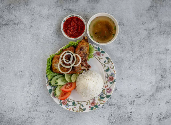 味道鲜美的亚洲菜的顶视图 — 图库照片