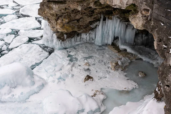 Прекрасний Водоспад Горах — стокове фото