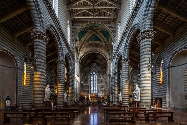 聖ピーターズ大聖堂の内部フランス バチカン市国 — ストック写真