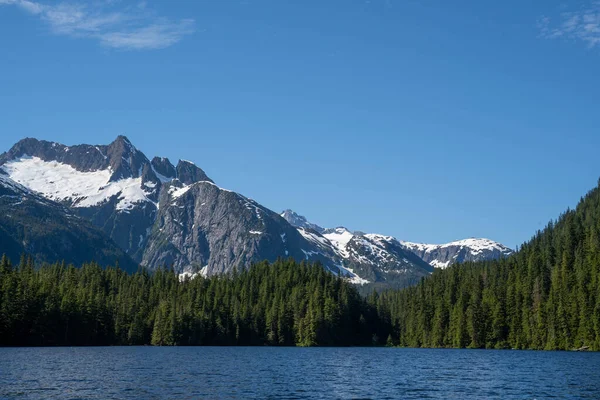 Hermoso Lago Las Montañas —  Fotos de Stock