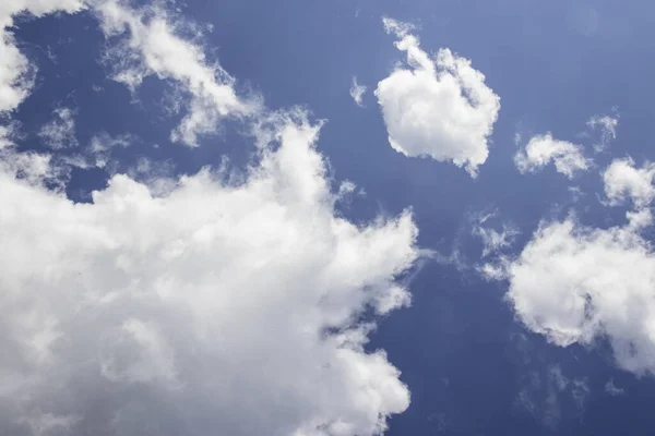 Bulutlu Mavi Gökyüzü — Stok fotoğraf