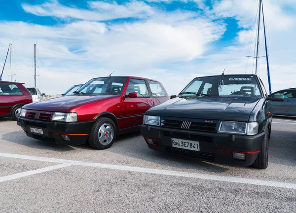 Bilar Parkering Vägen — Stockfoto