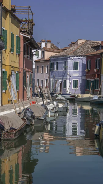 Venice Olaszország 2017 Augusztus Kilátás Csatornára Burano Óvárosában — Stock Fotó