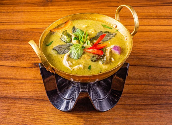 Thai Fűszeres Leves Zöldségekkel Gyógynövényekkel — Stock Fotó