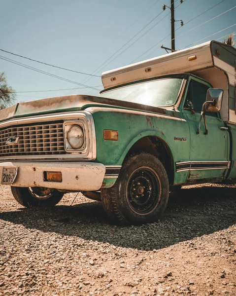 Viejo Coche Oxidado Carretera — Foto de Stock