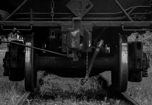 Παλιό Σκουριασμένο Μεταλλικό Βαγόνι Φόντο Μεγάλου Σιδηροδρόμου — Φωτογραφία Αρχείου