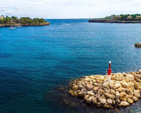 Akdeniz Kıyısındaki Deniz Feneri — Stok fotoğraf