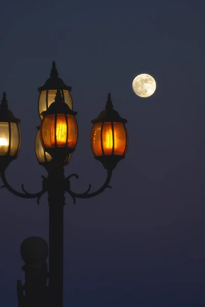 Lanterna Sulla Strada — Foto Stock