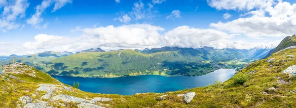高山上美丽的阿尔卑斯山景观 — 图库照片