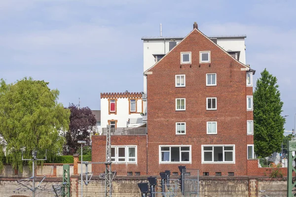 Nowoczesny Budynek Czerwoną Cegłą — Zdjęcie stockowe