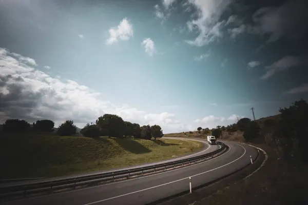 Dağlarda Yol — Stok fotoğraf