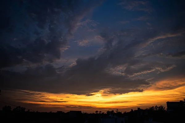 Schöner Himmel Bei Sonnenuntergang Mit Wolken — Stockfoto