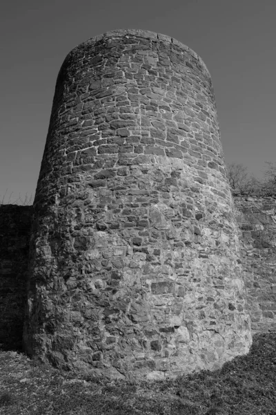 Köydeki Eski Taş Kule — Stok fotoğraf