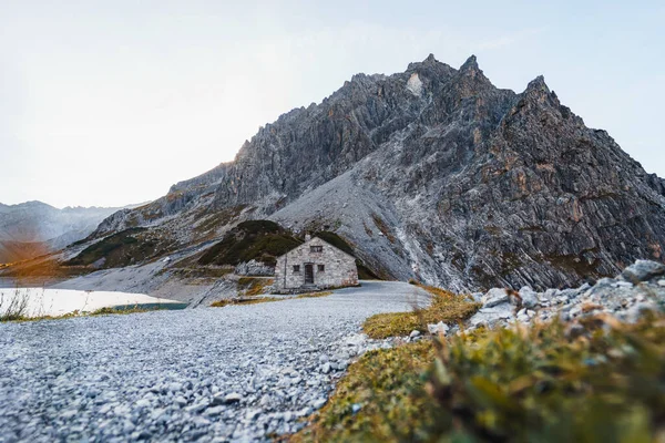 Красивый Пейзаж Скалистыми Горами — стоковое фото