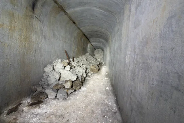 Підземна Копальня Бетон Камінь Цемент Каміння Вода Вугілля Промислове Руйнування — стокове фото