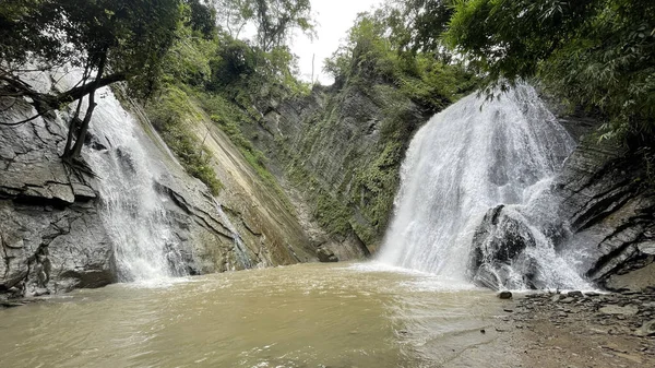 Wodospad Lesie Tle Przyrody — Zdjęcie stockowe