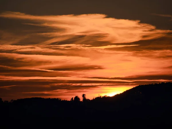 Solnedgång Med Molnen Och Dramatisk Himmel — Stockfoto