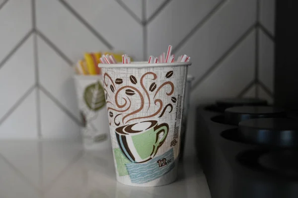 Чашка Чая Кофейных Зерен Столе — стоковое фото