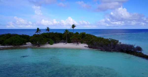 Hermosa Playa Tropical Con Cielo Azul — Foto de Stock