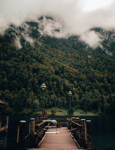 Beau Paysage Avec Lac Des Montagnes — Photo