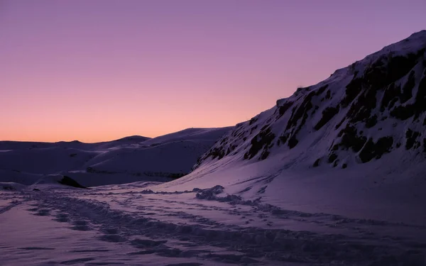 Piękny Zachód Słońca Nad Górami — Zdjęcie stockowe