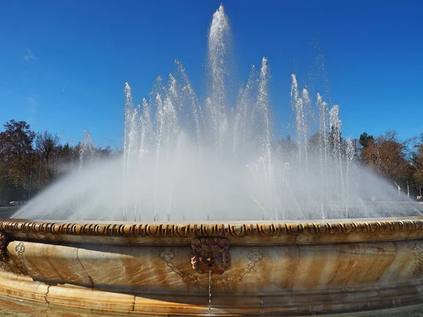 Fuente Parque —  Fotos de Stock