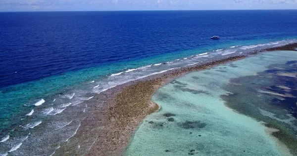 Bella Spiaggia Tropicale Con Mare Blu Acqua Turchese — Foto Stock