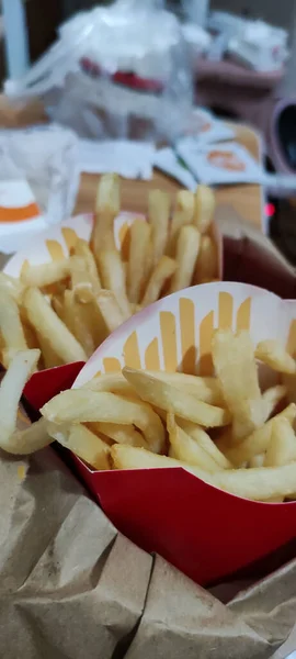 Pommes Frites Och Chips — Stockfoto