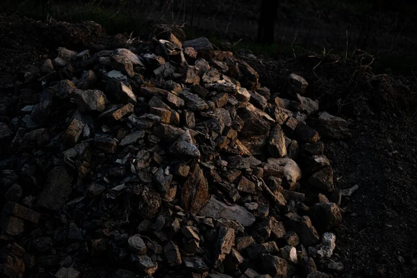 Ένας Σωρός Από Πέτρες Στο Έδαφος — Φωτογραφία Αρχείου