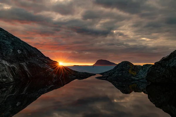 Hermoso Atardecer Sobre Mar —  Fotos de Stock