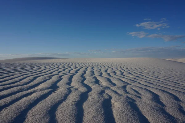 Paesaggio Desertico Con Dune Sabbia Cielo Blu — Foto Stock