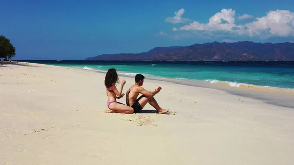 Pareja Playa Mar — Foto de Stock