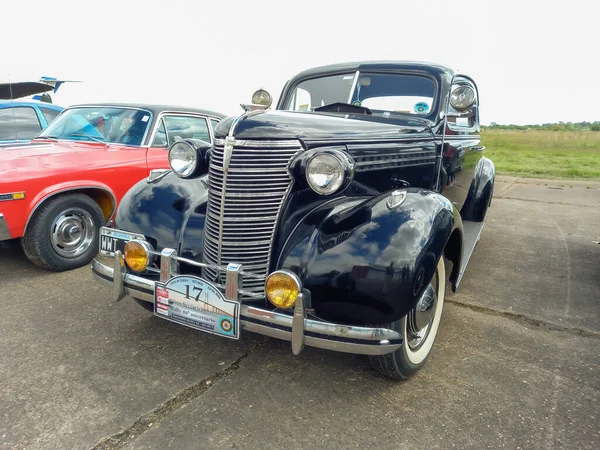 Velho Carro Vintage Com Vermelho Branco — Fotografia de Stock