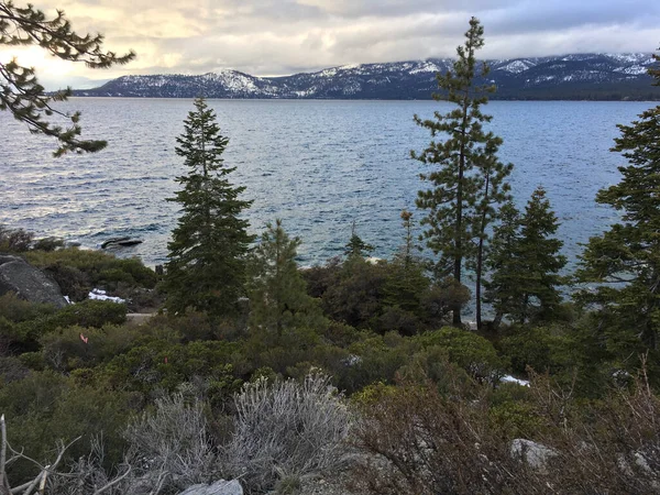 Bella Vista Sul Lago Montagna — Foto Stock