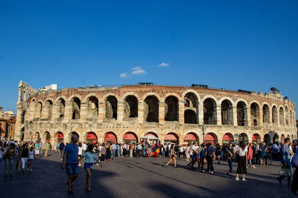 Roma Itália Junho 2018 Turistas Visitam Rua Cidade Romano Antigo — Fotografia de Stock