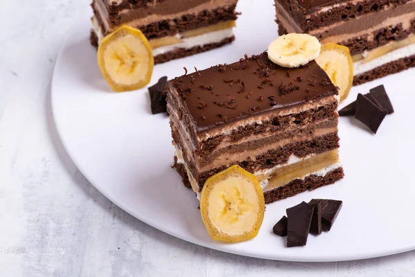 Schokoladenkuchen Mit Nüssen Und Minze — Stockfoto