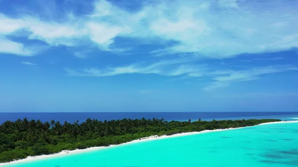 Hermosa Playa Tropical Con Cielo Azul Arena Blanca — Foto de Stock