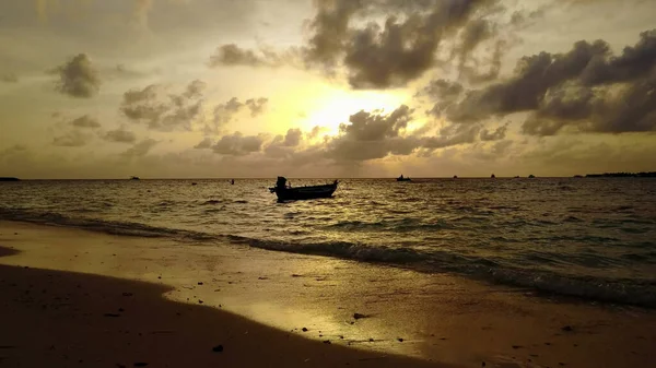 海の上の美しい夕日 — ストック写真