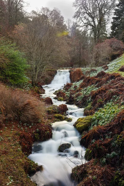 Hermoso Paisaje Otoño Con Río Una Cascada — Foto de Stock