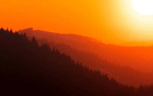 Belo Pôr Sol Nas Montanhas — Fotografia de Stock